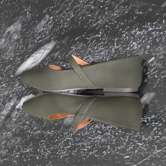 BRAND NEW WHITE MOUNTAIN MARY JANE  WOMENS FLATS - Picture 9 of 16